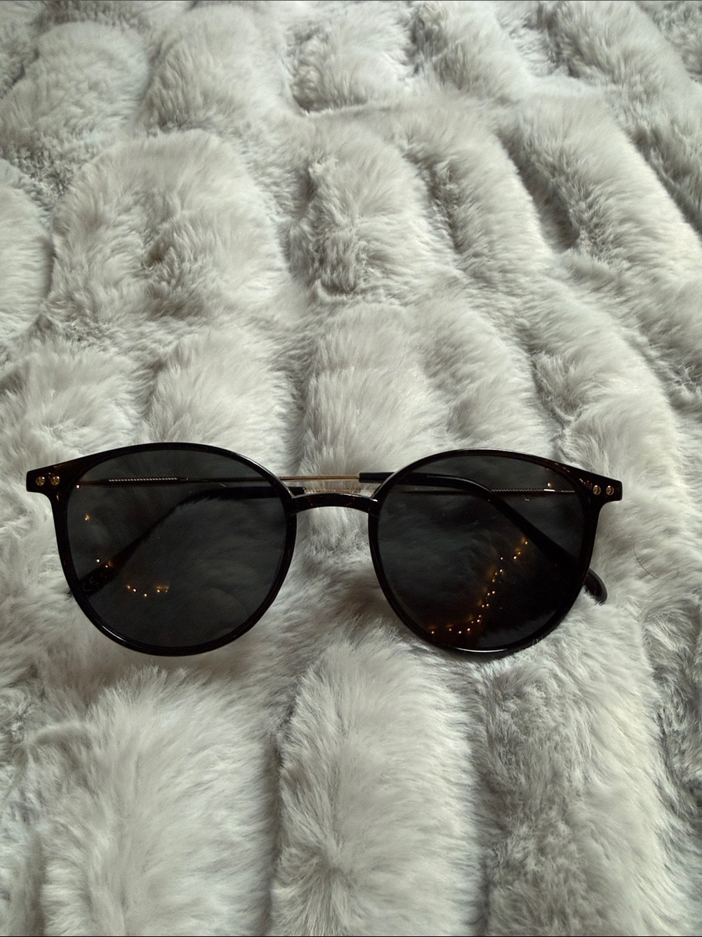 Amazon Essentials Black Round Women's Sunglasses